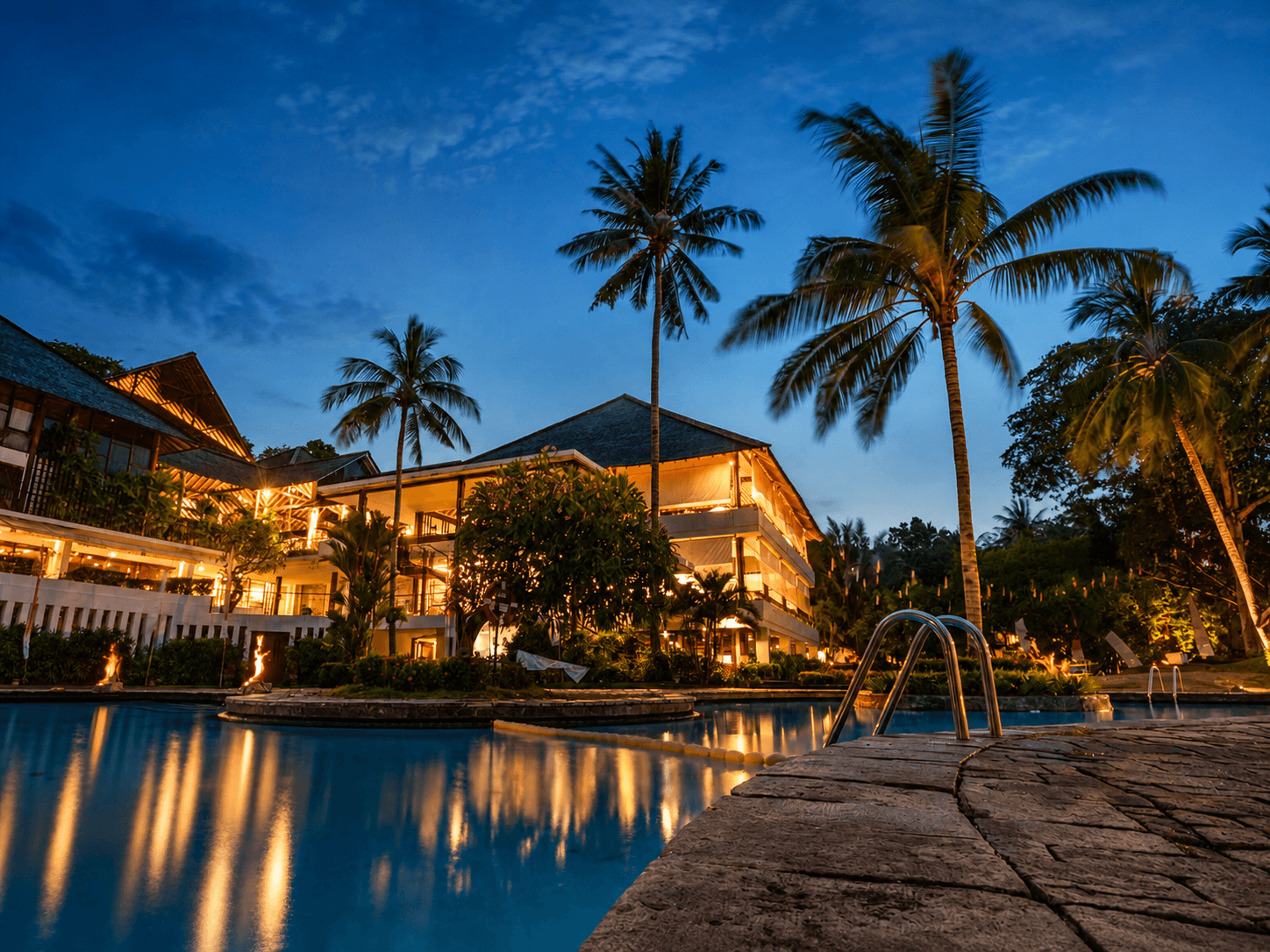 Hotel & Resort